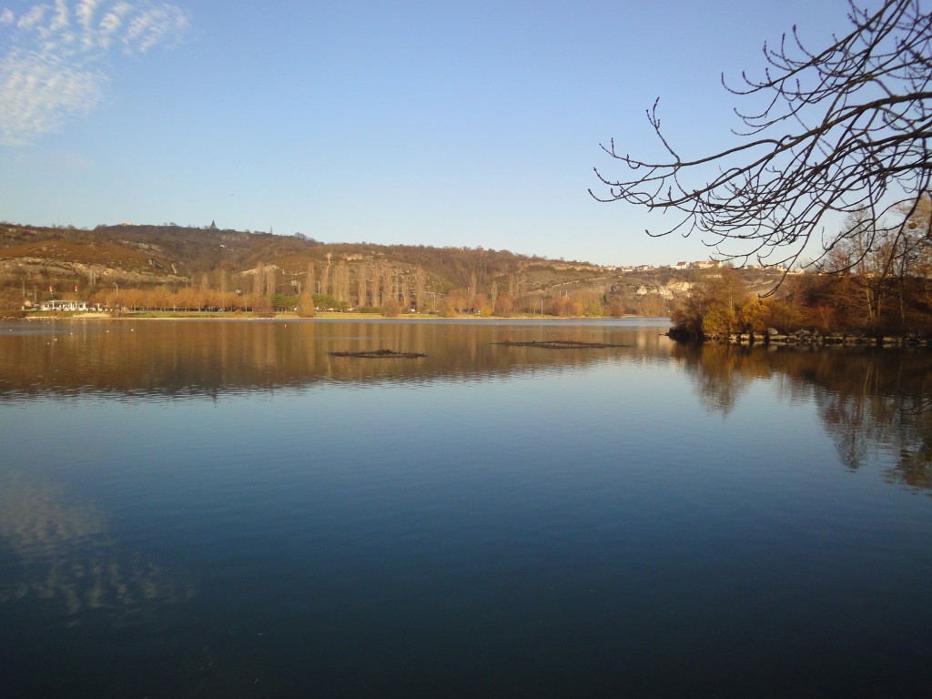 panorama dans le soleil d'automne