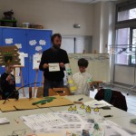 Les enfants de l'école Château de Pouilly présentent leurs projets aux habitants.