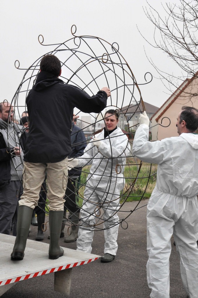 Les "gabions iceberg" sont descendus de camion.